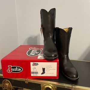 Black Cowboy Boots (Justin’s)